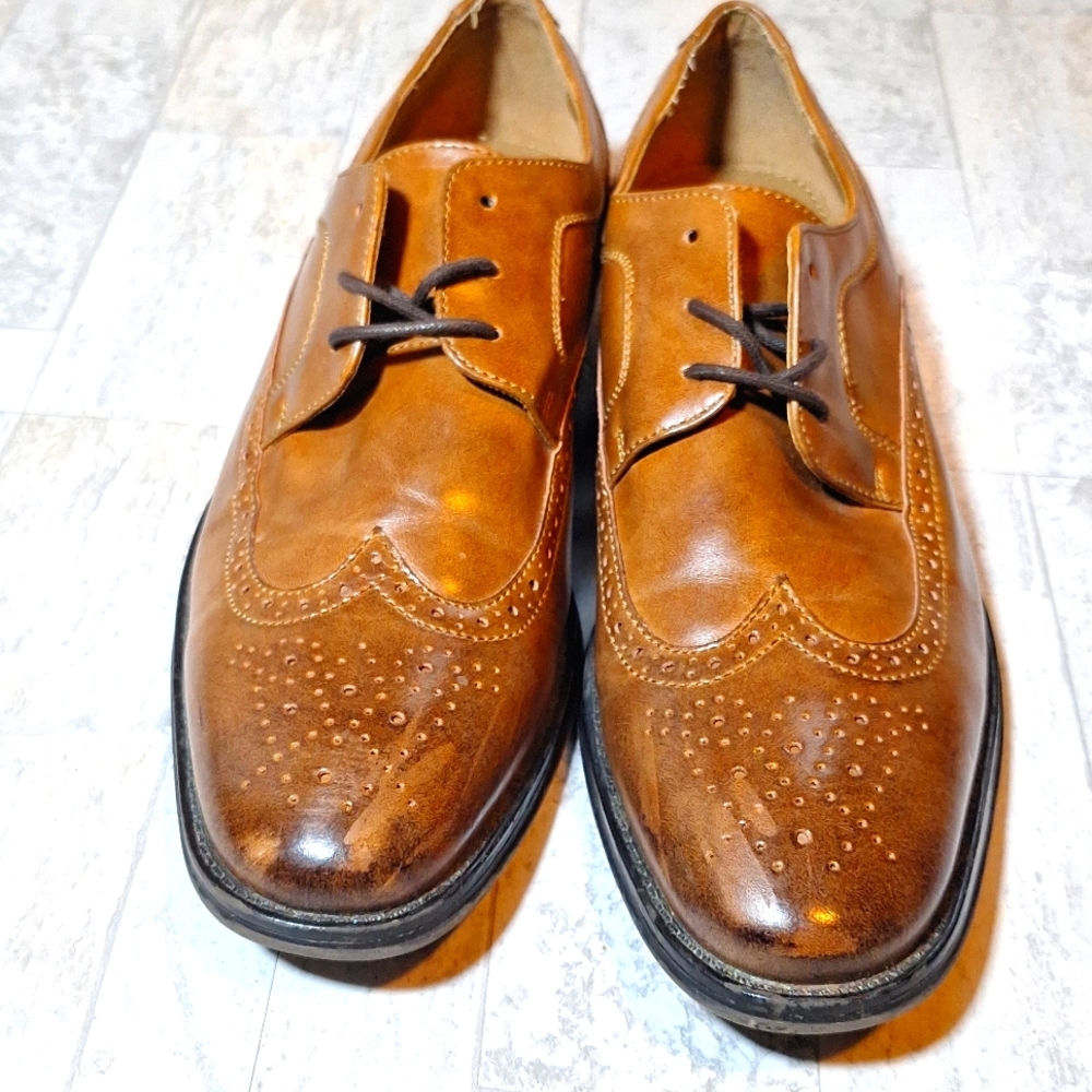 APT 9 Wingtip Dress Shoes - Size 10